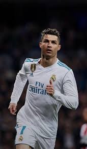 格策：我从小就看梅西踢球，他绝对是我的偶像